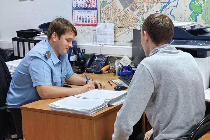 В Хакасии алиментщик скрывался от дочери, но потом ушел на СВО, чтобы погасить долг